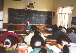everett teaching tibetans in india 1999